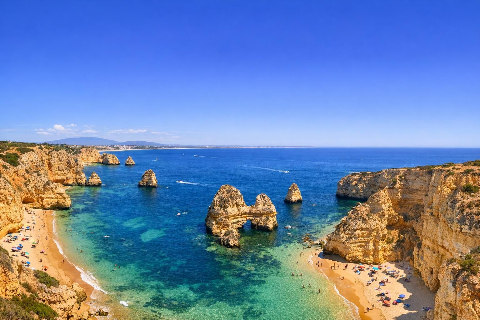découvrez les atouts de lisbonne et de l'algarve pour choisir quelle destination visiter en premier lors de votre voyage au portugal.